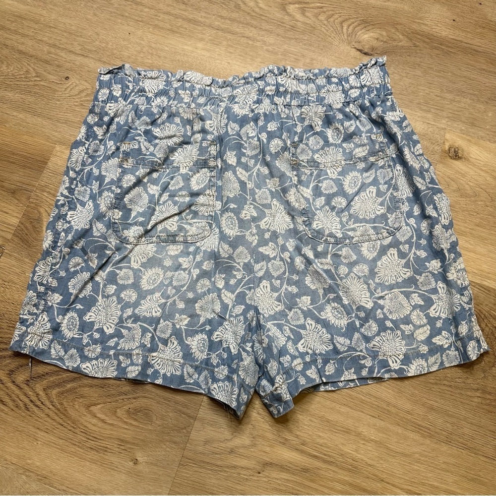 Knox Rose Blue Floral High Waist Paper Bag Floral Denim Shorts - Picture 2 of 4